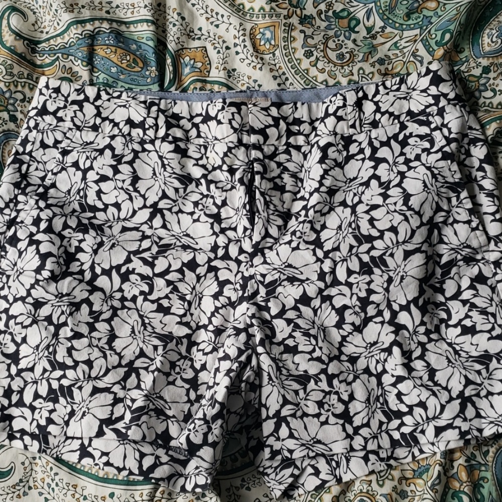 Banana Republic size 10 shorts